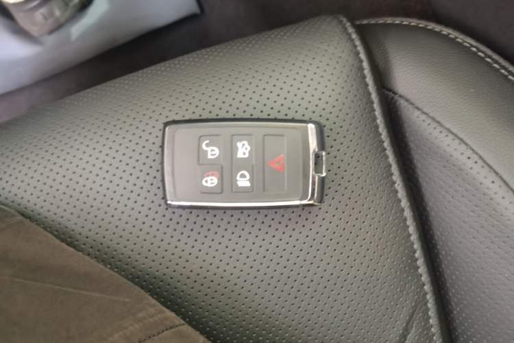 Used Jaguar XFL 2021 XFL 2.0T P250 Two-Wheel-Drive Luxury Deluxe Edition Interior 1
