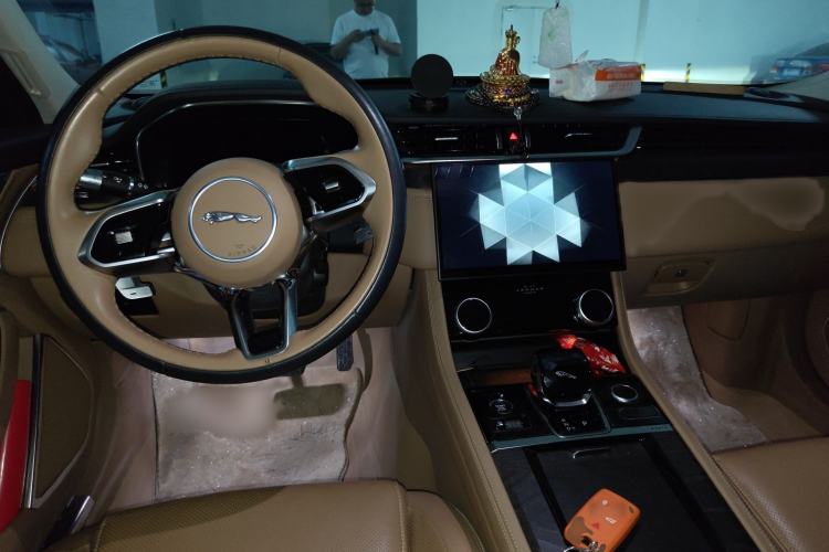 Used Jaguar XFL 2021 XFL 2.0T P250 Two-Wheel-Drive Luxury Deluxe Edition Interior 2