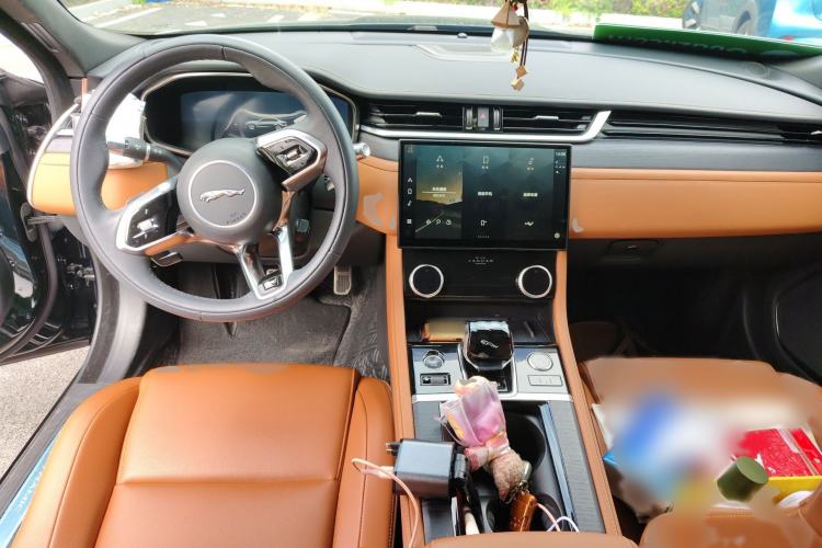 Used Jaguar XFL 2021 XFL 2.0T P250 All-Wheel-Drive Shimmering Black Sport Edition Interior 2