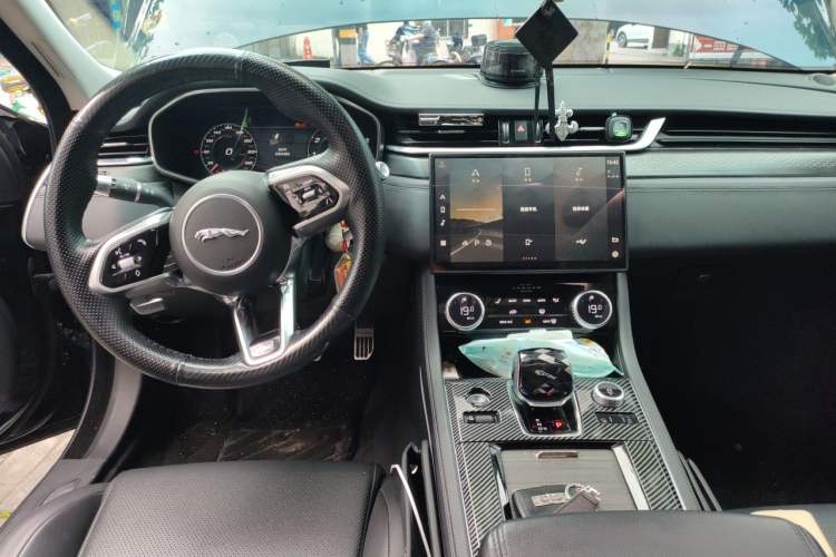 Used Jaguar XFL 2021 XFL 2.0T P200 Two-Wheel-Drive Elite Luxury Edition Interior 2