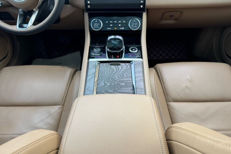 Used Jaguar XFL 2021 XFL 2.0T P250 Two-Wheel-Drive Luxury Deluxe Edition Interior 4