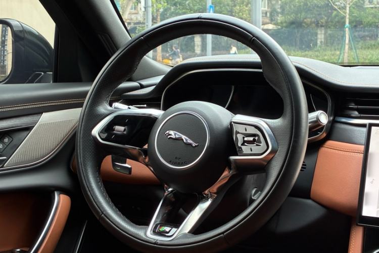 Used Jaguar XFL 2021 XFL 2.0T P250 Two-Wheel-Drive Elite Sport Edition Interior 5
