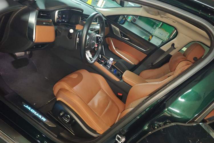 Used Jaguar XFL 2021 XFL 2.0T P300 All-Wheel-Drive Flagship Sport Edition Left Front Seat