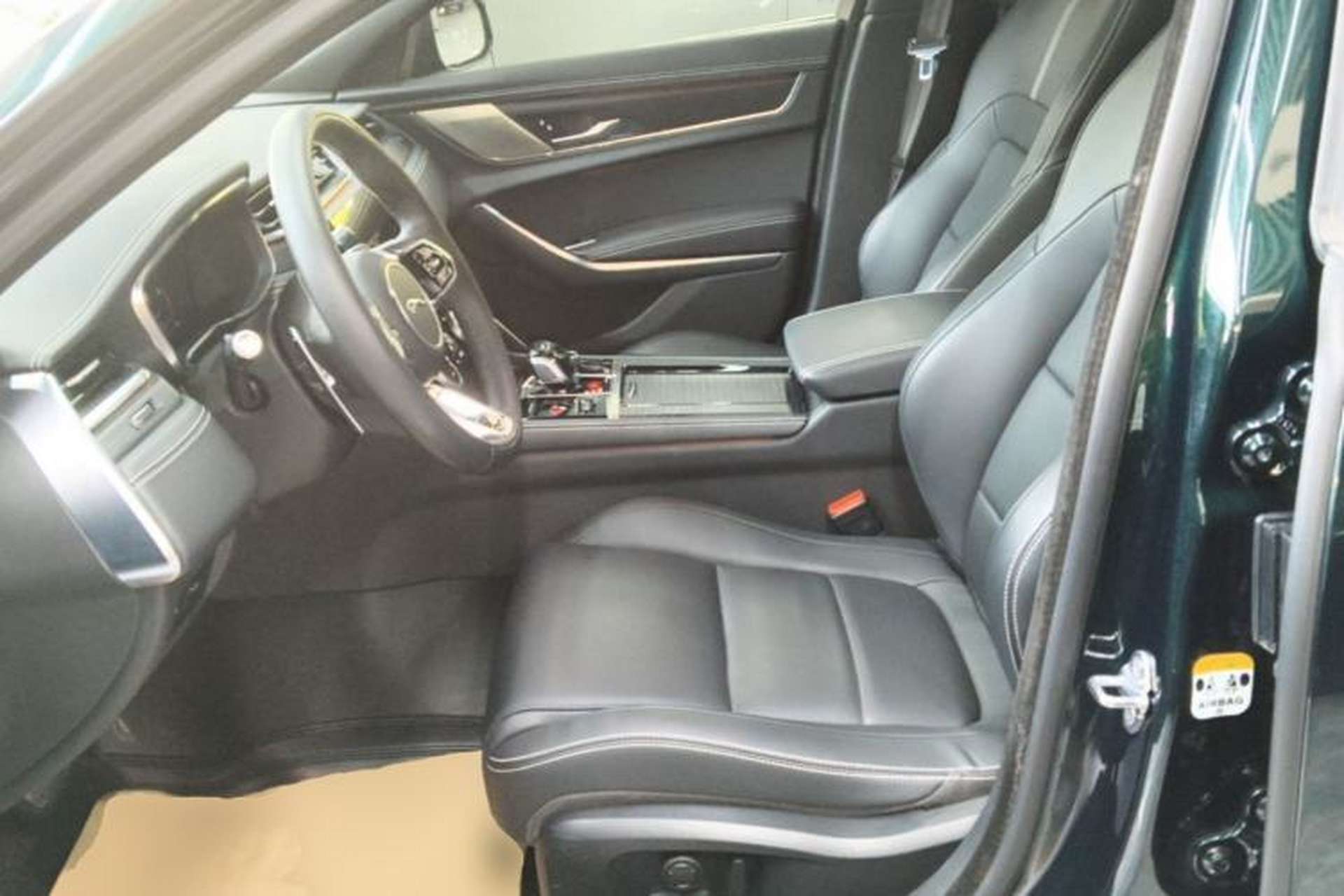 Used Jaguar XFL 2021 XFL 2.0T P250 Two-Wheel-Drive Elite Sport Edition Left Front Seat
