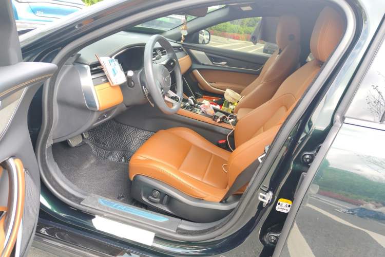 Used Jaguar XFL 2021 XFL 2.0T P250 All-Wheel-Drive Shimmering Black Sport Edition Left Front Seat