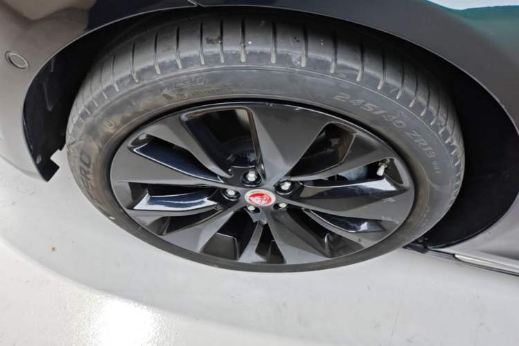 Used Jaguar XFL 2021 XFL 2.0T P300 All-Wheel-Drive Flagship Sport Edition Left Front Wheel Hub