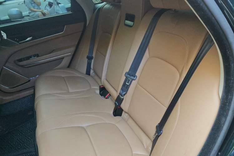 Used Jaguar XFL 2021 XFL 2.0T P250 Two-Wheel-Drive Luxury Deluxe Edition Left Rear Seat