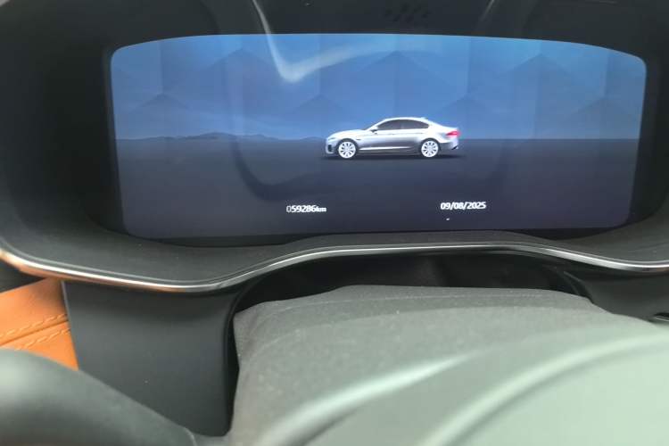 Used Jaguar XFL 2021 XFL 2.0T P250 All-Wheel-Drive Shimmering Black Sport Edition Odometer Close Up