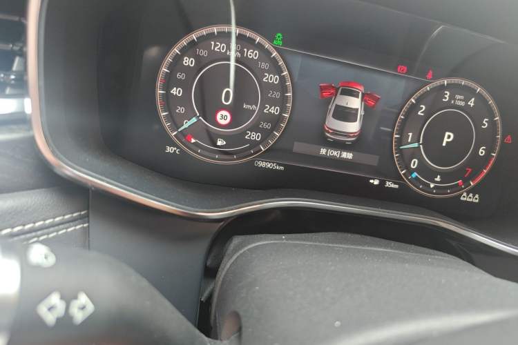 Used Jaguar XFL 2021 XFL 2.0T P250 All-Wheel-Drive Shimmering Black Sport Edition Odometer Close Up