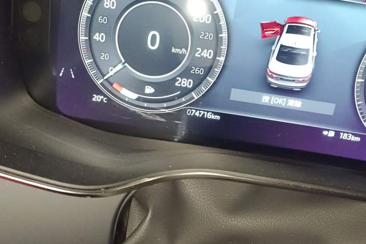 Used Jaguar XFL 2021 XFL 2.0T P300 All-Wheel-Drive Flagship Sport Edition Odometer Close Up
