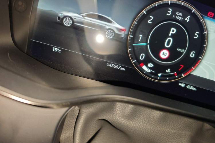 Used Jaguar XFL 2021 XFL 2.0T P300 All-Wheel-Drive Flagship Sport Edition Odometer Close Up