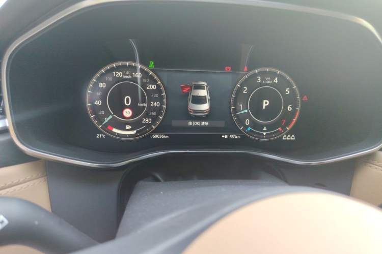 Used Jaguar XFL 2021 XFL 2.0T P250 Two-Wheel-Drive Luxury Deluxe Edition Odometer Close Up