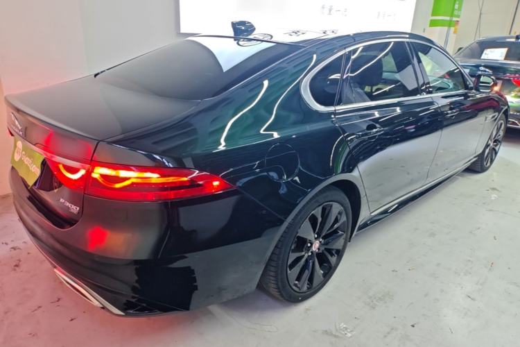 Used Jaguar XFL 2021 XFL 2.0T P300 All-Wheel-Drive Flagship Sport Edition Rear Right 45 Deg