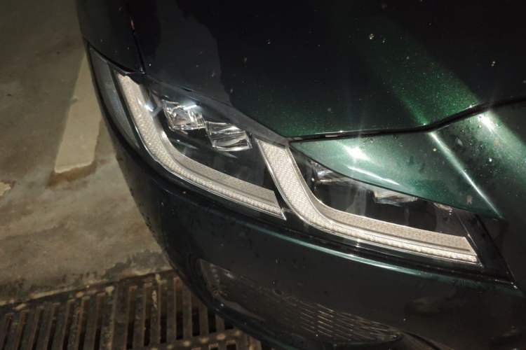 Used Jaguar XFL 2021 XFL 2.0T P300 All-Wheel-Drive Flagship Sport Edition Right Front Headlight