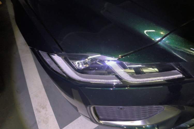 Used Jaguar XFL 2021 XFL 2.0T P250 Two-Wheel-Drive Luxury Deluxe Edition Right Front Headlight