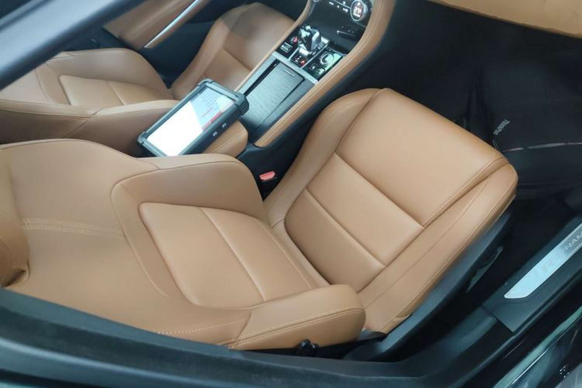 Used Jaguar XFL 2021 XFL 2.0T P250 All-Wheel-Drive Shimmering Black Sport Edition Right Front Seat