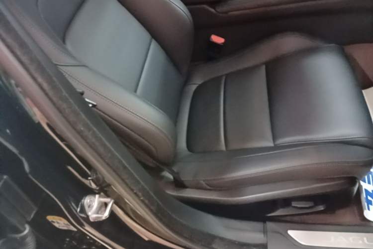 Used Jaguar XFL 2021 XFL 2.0T P200 Two-Wheel-Drive Elite Luxury Edition Right Front Seat