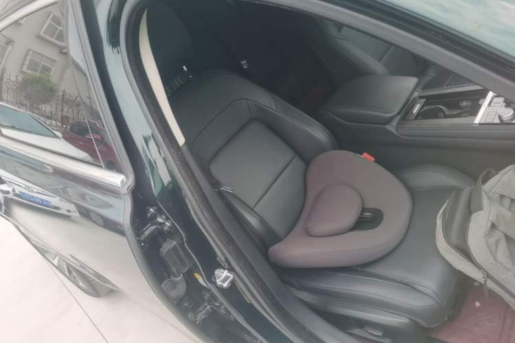 Used Jaguar XFL 2021 XFL 2.0T P200 Two-Wheel-Drive Elite Luxury Edition Right Front Seat