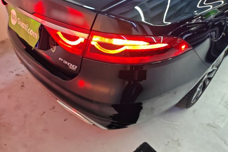 Used Jaguar XFL 2021 XFL 2.0T P300 All-Wheel-Drive Flagship Sport Edition Right Rear Taillight