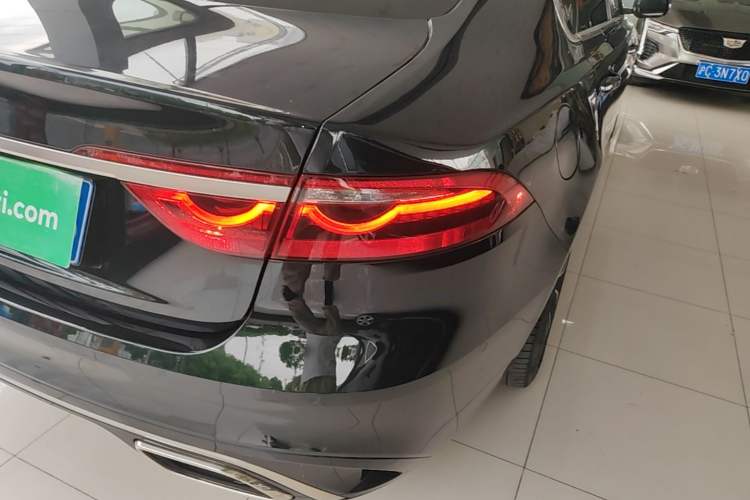 Used Jaguar XFL 2021 XFL 2.0T P250 Two-Wheel-Drive Elite Sport Edition Right Rear Taillight