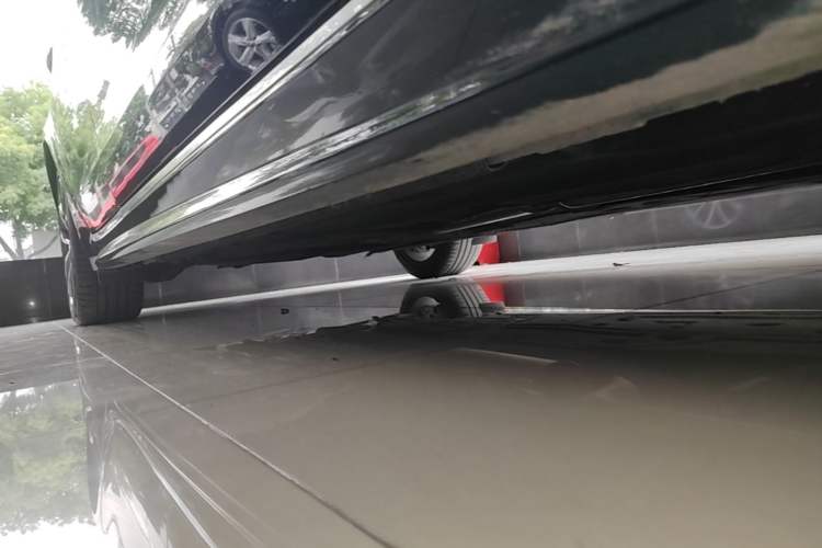 Used Jaguar XFL 2021 XFL 2.0T P250 Two-Wheel-Drive Elite Sport Edition Right Side Sill