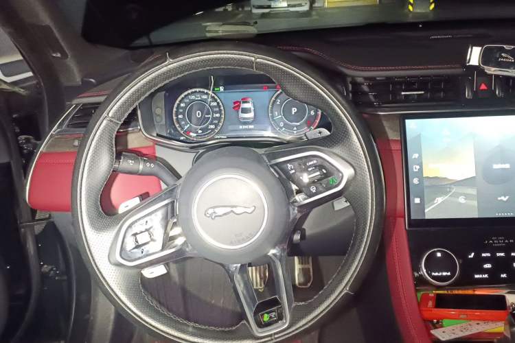 Used Jaguar XFL 2021 XFL 2.0T P300 All-Wheel-Drive Flagship Sport Edition Steering Wheel