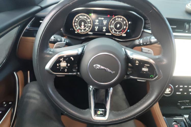 Used Jaguar XFL 2021 XFL 2.0T P250 All-Wheel-Drive Shimmering Black Sport Edition Steering Wheel