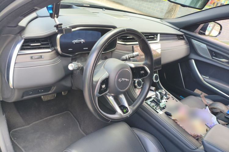 Used Jaguar XFL 2021 XFL 2.0T P300 All-Wheel-Drive Flagship Sport Edition Steering Wheel