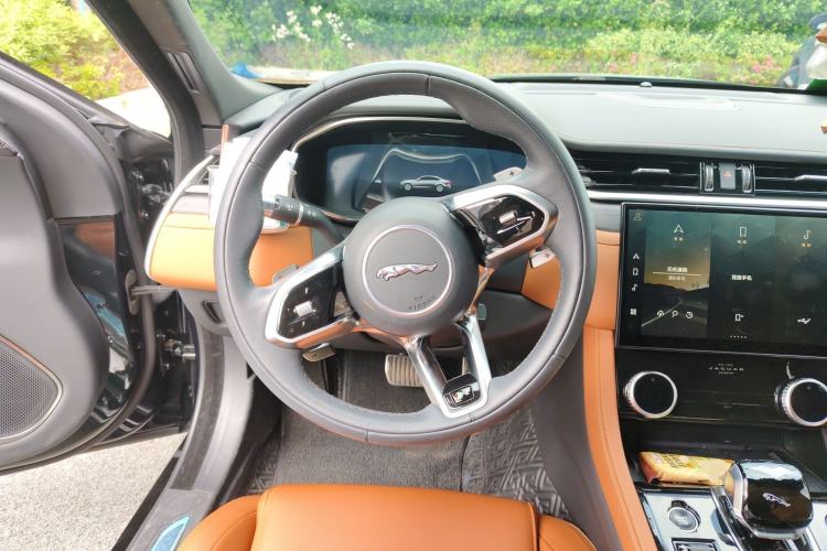 Used Jaguar XFL 2021 XFL 2.0T P250 All-Wheel-Drive Shimmering Black Sport Edition Steering Wheel