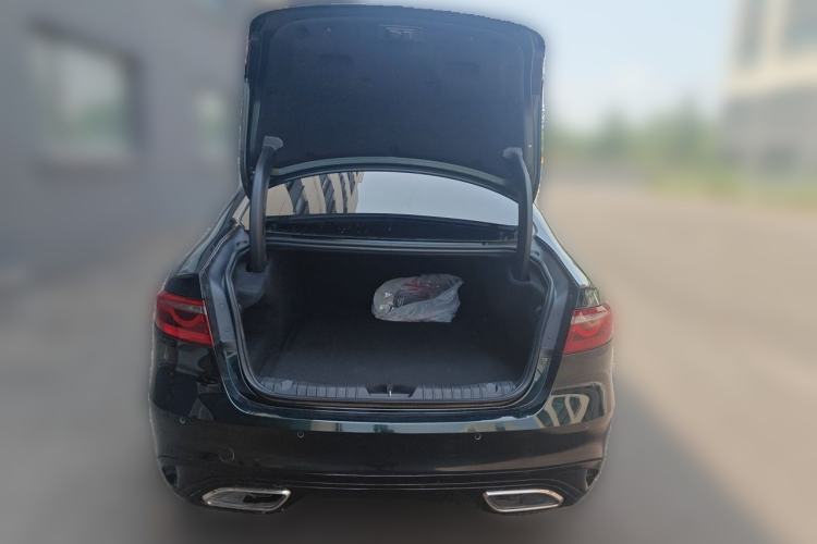 Used Jaguar XFL 2021 XFL 2.0T P250 All-Wheel-Drive Shimmering Black Sport Edition Trunk