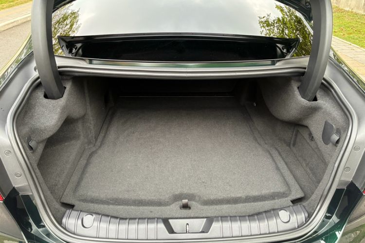 Used Jaguar XFL 2021 XFL 2.0T P250 Two-Wheel-Drive Elite Sport Edition Trunk