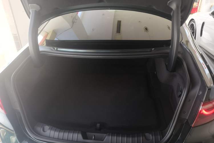 Used Jaguar XFL 2021 XFL 2.0T P250 Two-Wheel-Drive Luxury Deluxe Edition Trunk