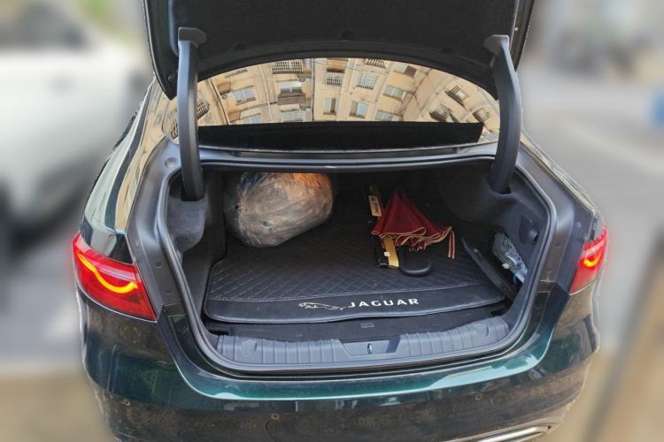 Used Jaguar XFL 2021 XFL 2.0T P250 Two-Wheel-Drive Luxury Deluxe Edition Trunk