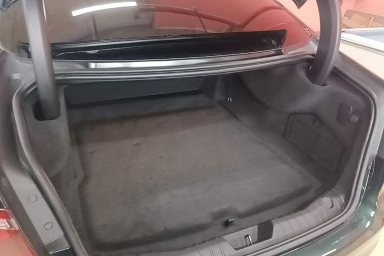 Used Jaguar XFL 2021 XFL 2.0T P200 Two-Wheel-Drive Elite Luxury Edition Trunk