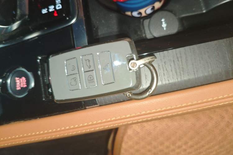 Used Jaguar XFL 2021 XFL 2.0T P250 Two-Wheel-Drive Elite Sport Edition Vehicle Key