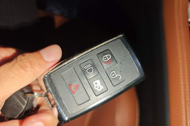 Used Jaguar XFL 2021 XFL 2.0T P300 All-Wheel-Drive Flagship Sport Edition Vehicle Key