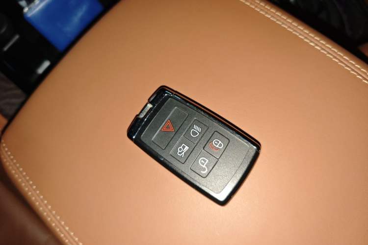 Used Jaguar XFL 2021 XFL 2.0T P300 All-Wheel-Drive Flagship Sport Edition Vehicle Key