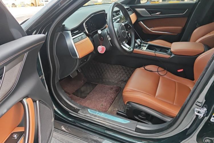 Used Jaguar XFL 2021 XFL 2.0T P250 All-Wheel-Drive Shimmering Black Sport Edition Driver Seat
