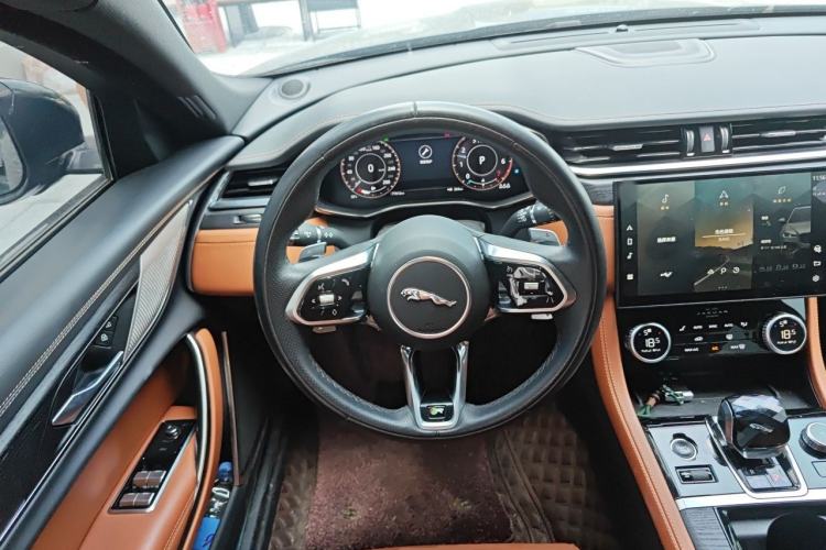 Used Jaguar XFL 2021 XFL 2.0T P250 All-Wheel-Drive Shimmering Black Sport Edition Steering Wheel