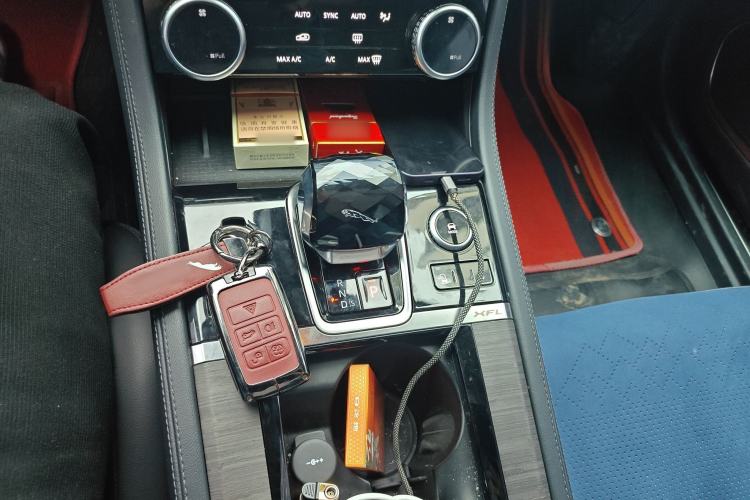 Used Jaguar XFL 2021 XFL 2.0T P200 Two-Wheel-Drive Elite Luxury Edition Gear Lever