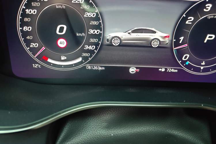 Used Jaguar XFL 2021 XFL 2.0T P200 Two-Wheel-Drive Elite Luxury Edition Odometer Close Up