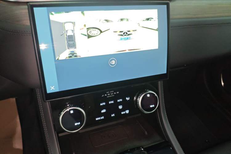 Used Jaguar XFL 2021 XFL 2.0T P200 Two-Wheel-Drive Elite Luxury Edition Audio And AC Panel