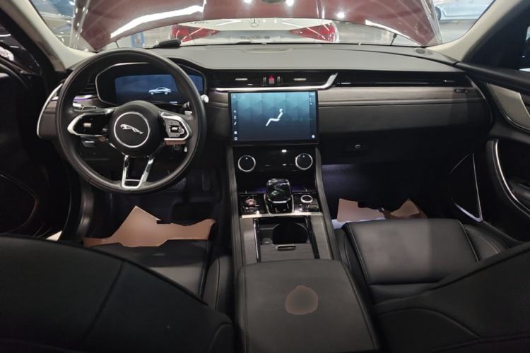 Used Jaguar XFL 2021 XFL 2.0T P200 Two-Wheel-Drive Elite Luxury Edition Center Console