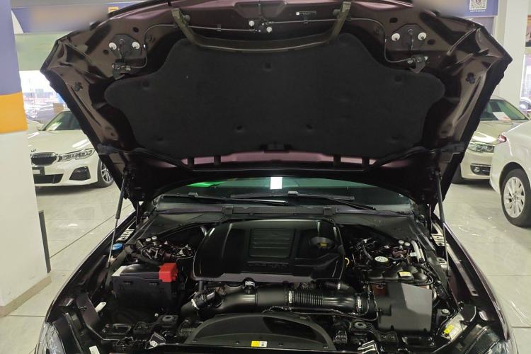 Used Jaguar XFL 2021 XFL 2.0T P200 Two-Wheel-Drive Elite Luxury Edition Engine Bay
