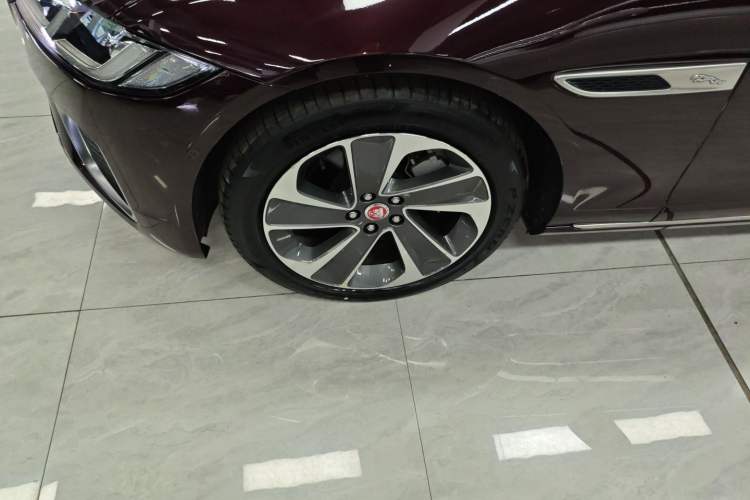 Used Jaguar XFL 2021 XFL 2.0T P200 Two-Wheel-Drive Elite Luxury Edition Left Front Wheel Hub