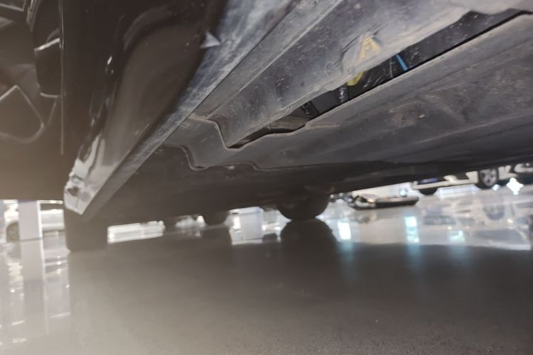 Used Jaguar XFL 2021 XFL 2.0T P200 Two-Wheel-Drive Elite Luxury Edition Left Side Sill