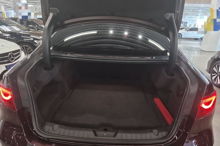 Used Jaguar XFL 2021 XFL 2.0T P200 Two-Wheel-Drive Elite Luxury Edition Trunk