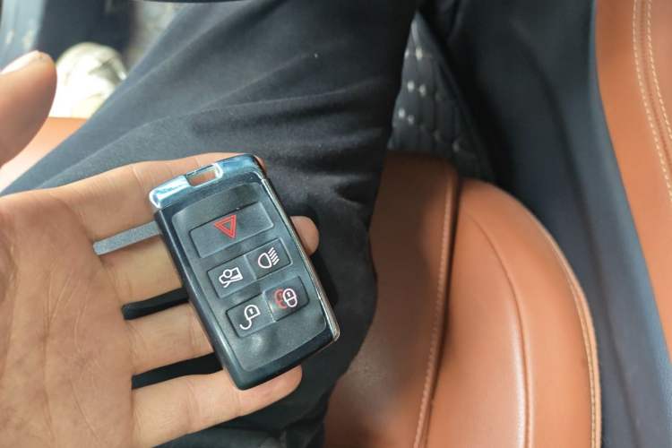 Used Jaguar XFL 2021 XFL 2.0T P250 Two-Wheel-Drive Elite Sport Edition Vehicle Key