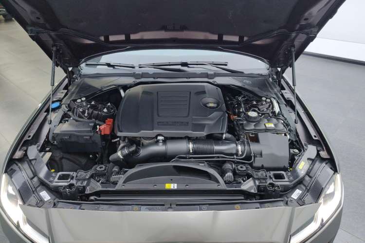 Used Jaguar XFL 2021 XFL 2.0T P250 Two-Wheel-Drive Luxury Deluxe Edition Engine Bay
