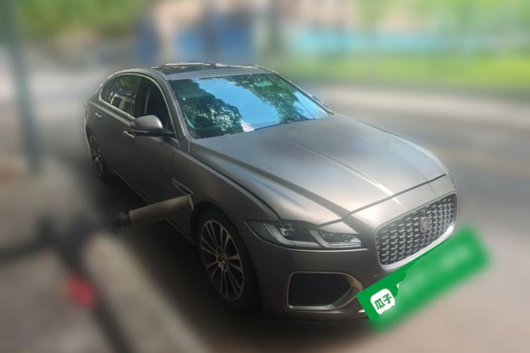 Used Jaguar XFL 2021 XFL 2.0T P250 Two-Wheel-Drive Luxury Deluxe Edition Front Right 45 Deg
